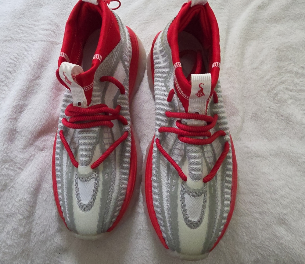 Stylish Red and Gray Men's Sneakers